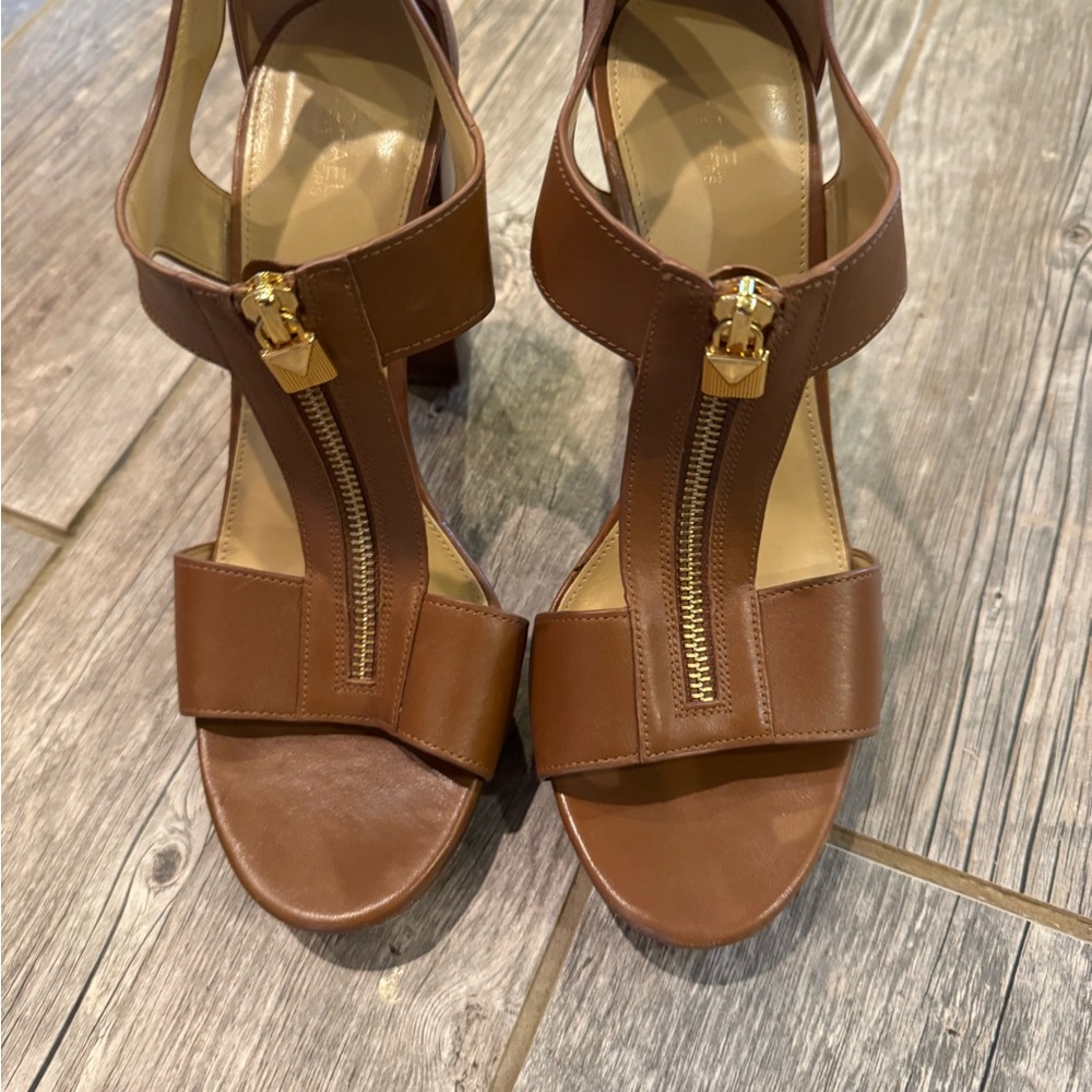 MAKE AN OFFER ;) Michael Kors Brown Leather Heels with Gold Zipper